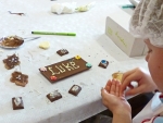 De activiteit 'Chocolade Workshop' van Tea Chocolate & More wordt u aangeboden door dekleineladder.nl uit Haarlem