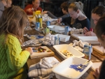 De activiteit 'Glasfusing Workshop' van Atelier AKWAABA wordt u aangeboden door dekleineladder.nl uit Haarlem