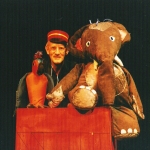 De activiteit 'Op een klein stationnetje' van Poppentheater Hans Schoen wordt u aangeboden door dekleineladder.nl uit Haarlem