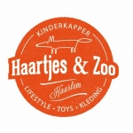 Kinderkapper | Haartjes & Zoo in Haarlem-Centrum Haartjes & Zoo de kinderkapper van Haarlem! Voor ieder kindje is naar de kapper gaan weer net even anders, waar Saartje zo naar binnenstapt, kan het voor Koen een hoge drempel zijn. Wij nemen de tijd voor uw kindje.... Ukkie 0-2 jaar 10,- Pukkie 2-6 jaar 12,- Kids 6-12 jaar 13,50 