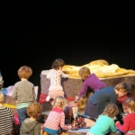 De activiteit '2 turven hoog | Kunstspeeltuin' van Philharmonie wordt u aangeboden door dekleineladder.nl uit Haarlem