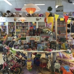 Speelgoedwinkels | Speelgoedbank Haarlem in Haarlem-Oost Speelgoedbank Haarlem en omstreken heeft een uniek concept; wij hebben een echte tweedehands kwaliteit speelgoedwinkel!