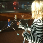 De activiteit 'Workshop Luchtacrobaat' van Teylers Museum wordt u aangeboden door dekleineladder.nl uit Haarlem