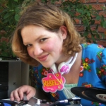 De activiteit 'Springende Spruiten Disco' van Toneelschuur wordt u aangeboden door dekleineladder.nl uit Haarlem