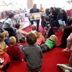 De activiteit 'Twee burgemeesters van Zandvoort lezen voor' van Bibliotheek Zandvoort wordt u aangeboden door dekleineladder.nl uit Haarlem