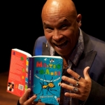 De activiteit 'Mister Anansi leert de wereld lachen' van Theater Elswout wordt u aangeboden door dekleineladder.nl uit Haarlem