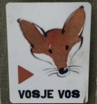 Magische speurtocht ‘Vosje Vos’ bij Bezoekerscentrum De Kennemerduinen. Vosje Vos neemt je mee naar het magische rijk van Koning Eik. Met een fluwelen rugzak vol gekleurde toverzakjes ga je op pad om de geheimen van het Toverbos te ontdekken. Kijk, voel en beleef!<br>Huur rugzak met materialen en routeboekje: € 15,-<br>(4 kinderen per rugzak) Borg € 20,- (contant)