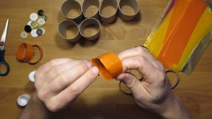 Vouw de ingelijmde randjes om