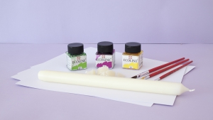 Deze spullen heb je nodig om samen met je kind zo'n prachtige tovertekening te maken met ecoline en kaarsvet