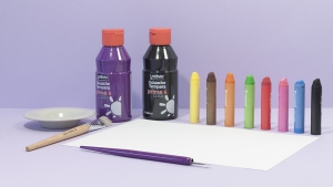 Wat heb je nodig om zelf of met je kind te toveren met plakkaatverf, wasco en een krabbertje?