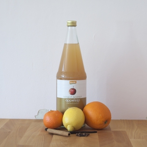 Wat heb je nodig om zelf met je kind deze heerlijke Glühwein te maken gebaseerd op appelsap en natuurlijk zonder alcohol?