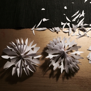 plak de uitenden aan elkaar en je sneeuwvlok is af