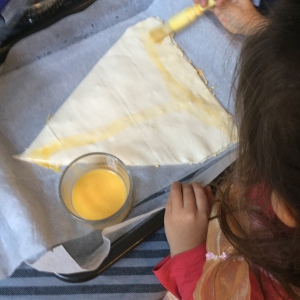 smeer ook de tweede laag in met eigeel