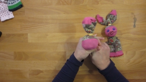 Vorm het hoofdje net zolang totdat je tevreden bent met de vorm van het het hoofdje