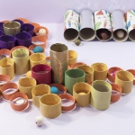 Maak je eigen mik-spelletje van wc-papier-rolletjes|Voor de kleintjes is dit een leuk spelletje om leren mikken en bijvoorbeeld kleuren of vormen te leren, maar voor de oudere kinderen, is het leuk om te spelen, en leuk om te maken, want met deze basistechniek kun je helemaal je eigenspel maken met je eigen regels.